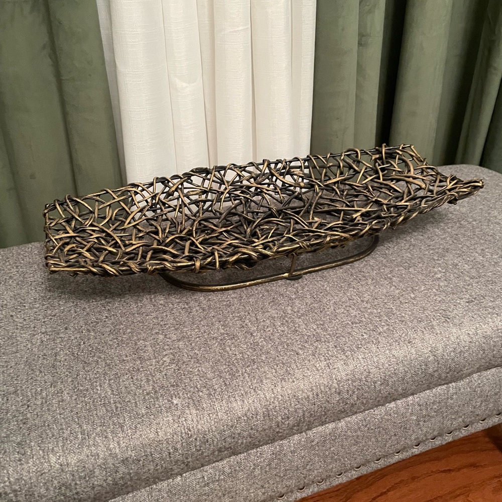Large Woven Vine & Metal Decorative Display Basket Tray or Centerpiece